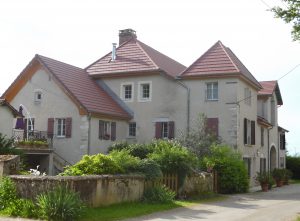 Gîte jura 10 personnes - coté rue