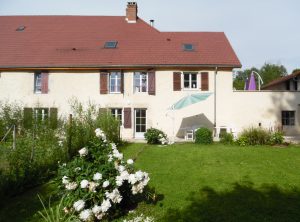 Gîte Jura 9 personnes Jardin